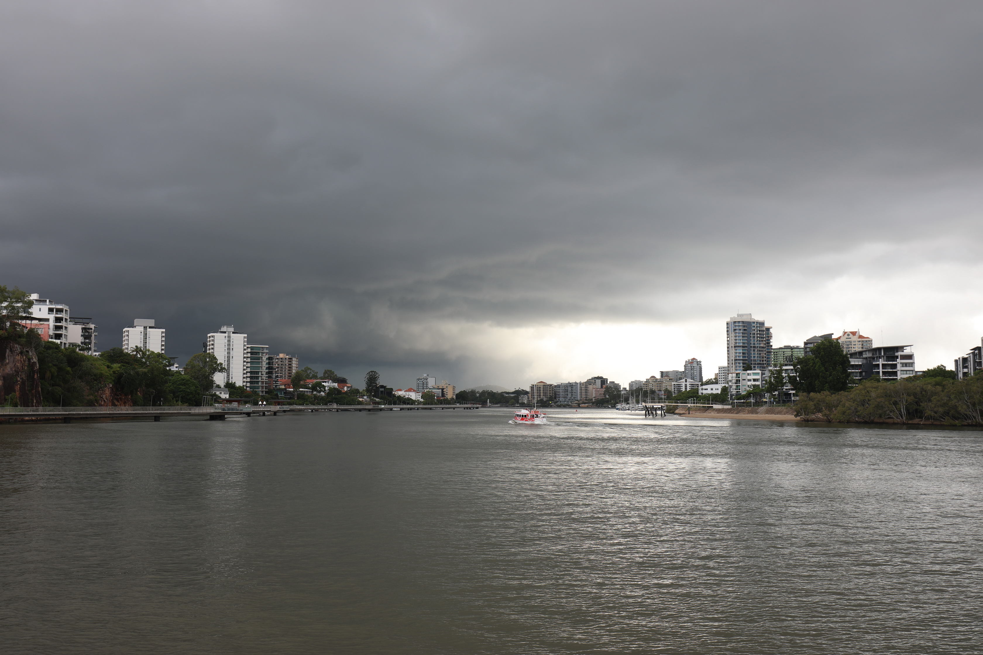O.o. ein Gewitter zieht auf! Wir bleiben noch zum Beer Tasting.